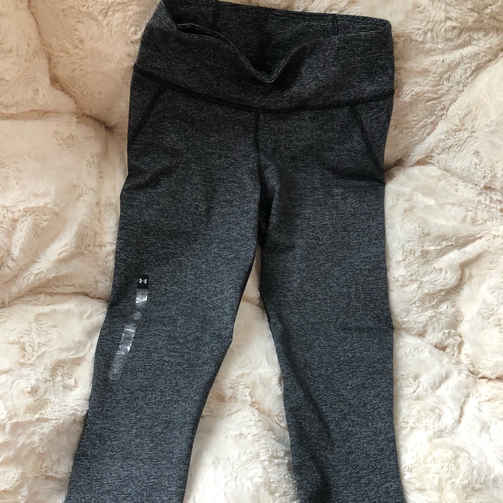 Women’s Xs, under armour heat gear.